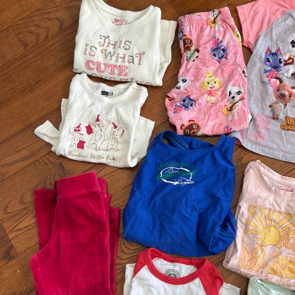 16 pc. girls 3-6/7 play clothes - Picture 2 of 5